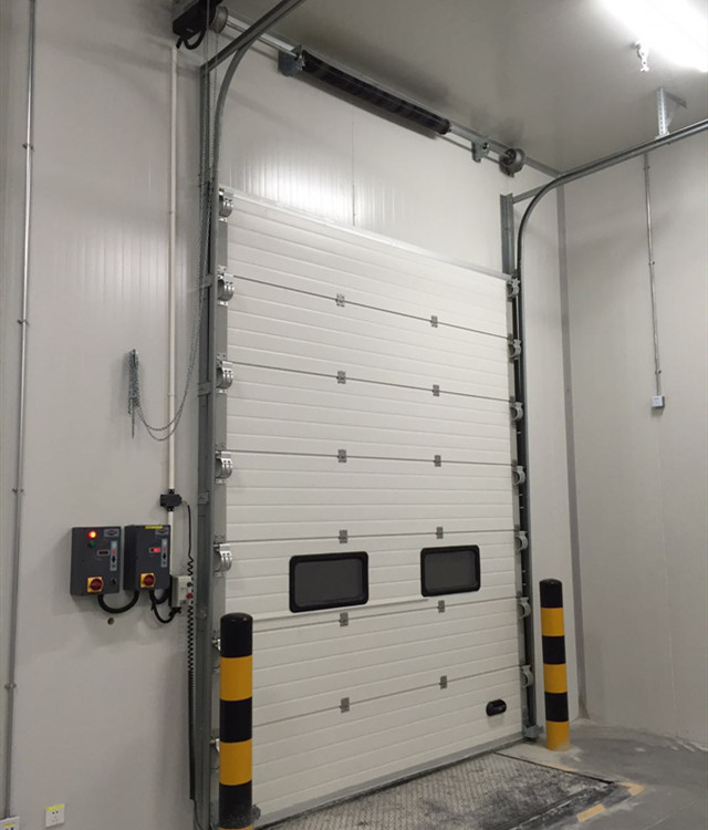 工業(yè)保溫滑升門